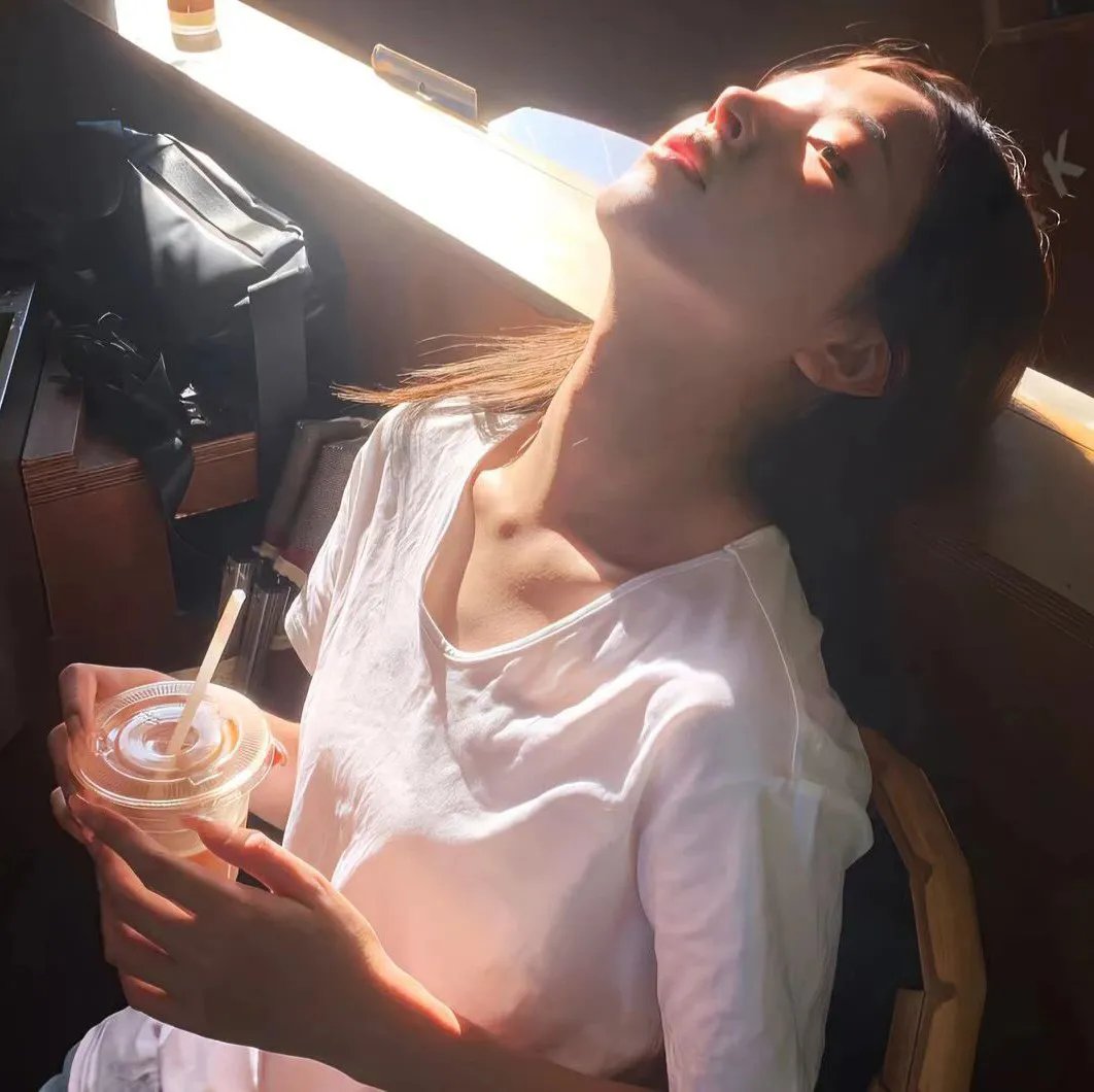 明月何时照惊鸿